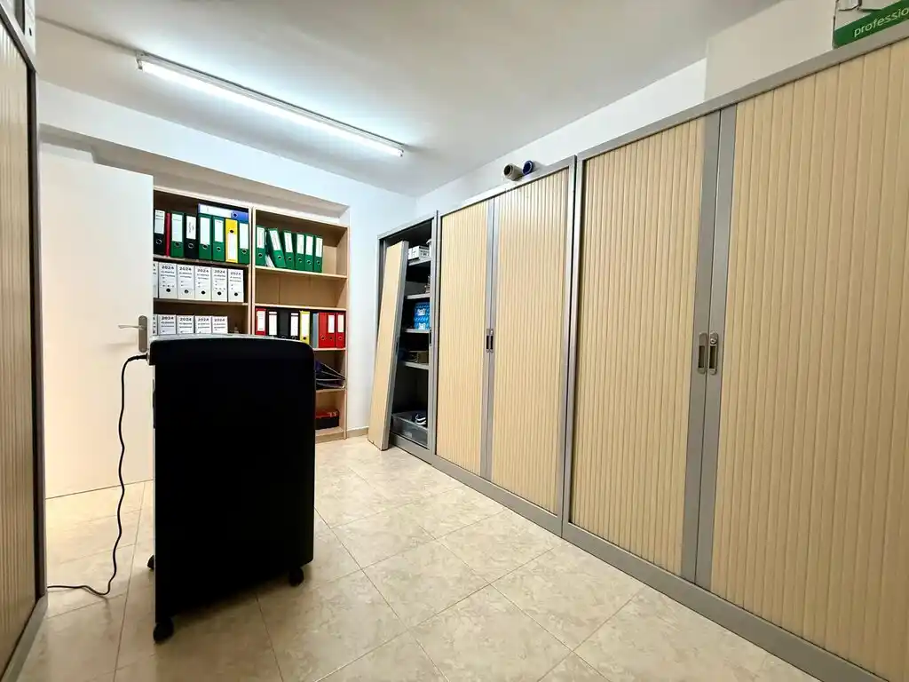 Local/oficina comercial en venta en Figueres (Carretera de Francia).