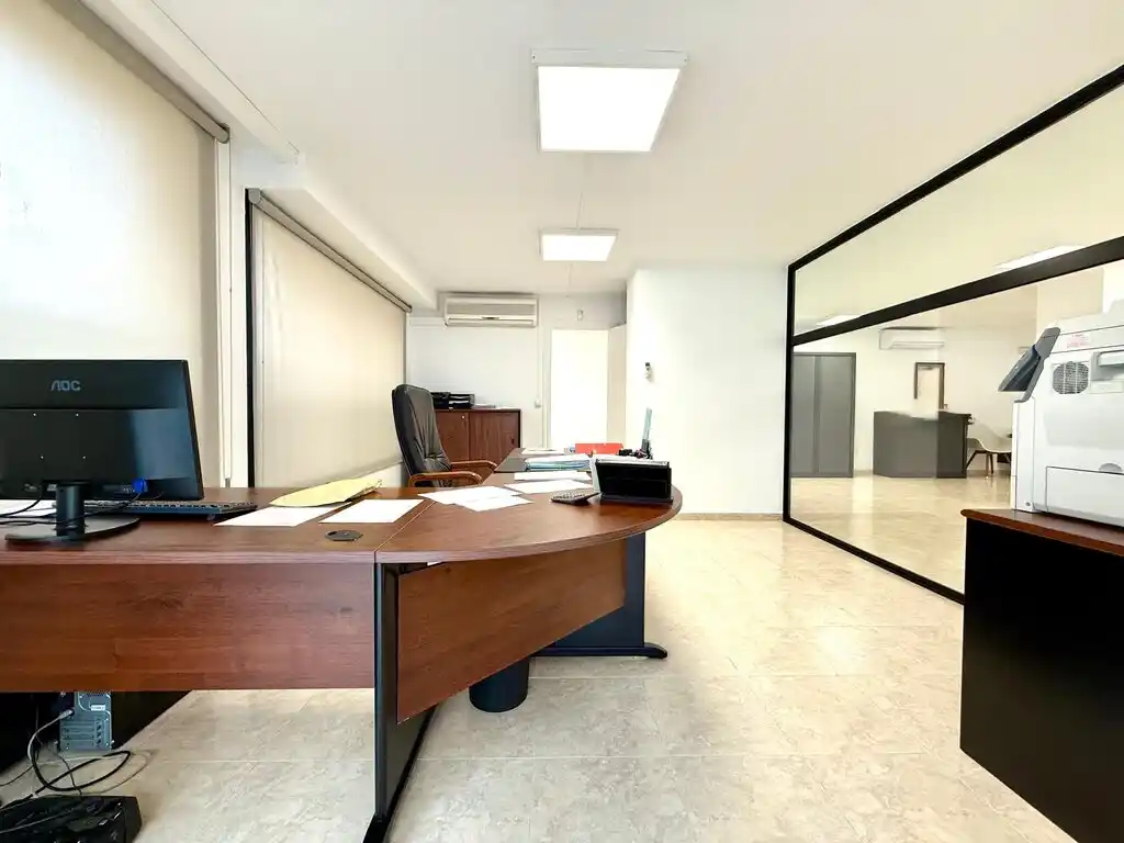 Local/oficina comercial en venta en Figueres (Carretera de Francia).