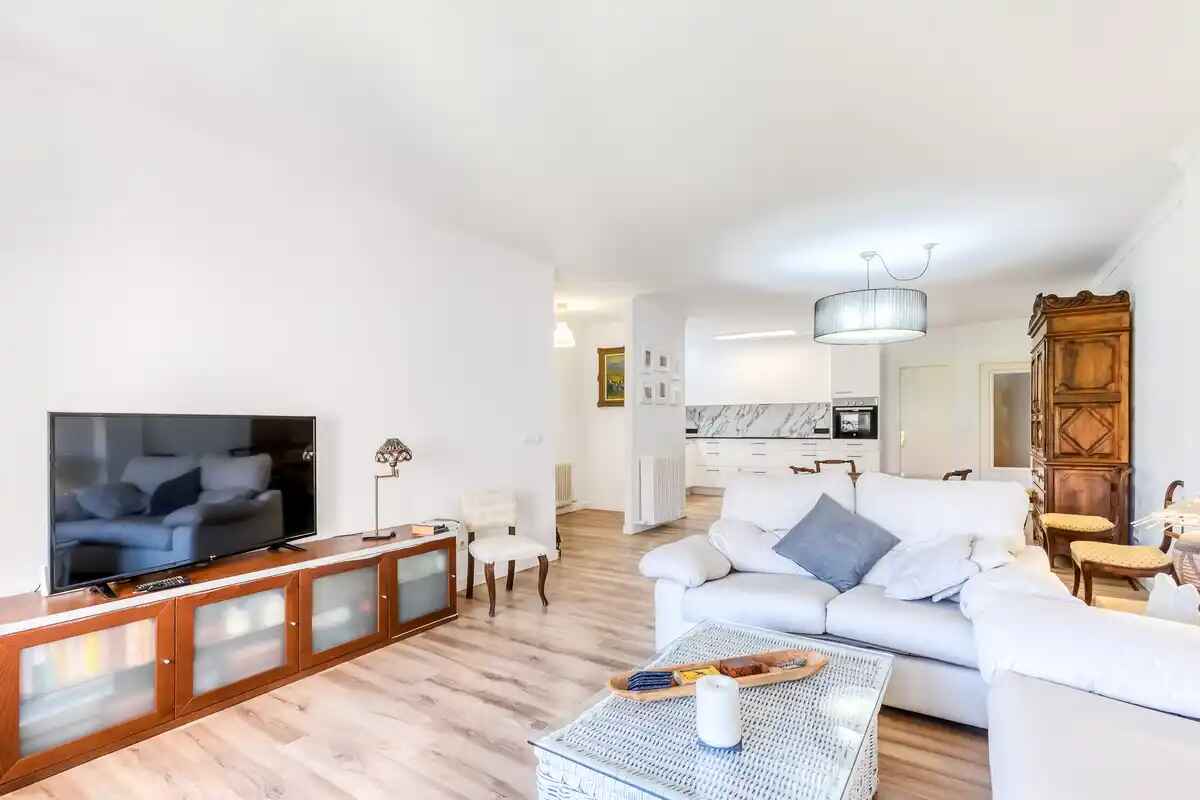 Living in the centre of Figueres and having real space is not easy to find.