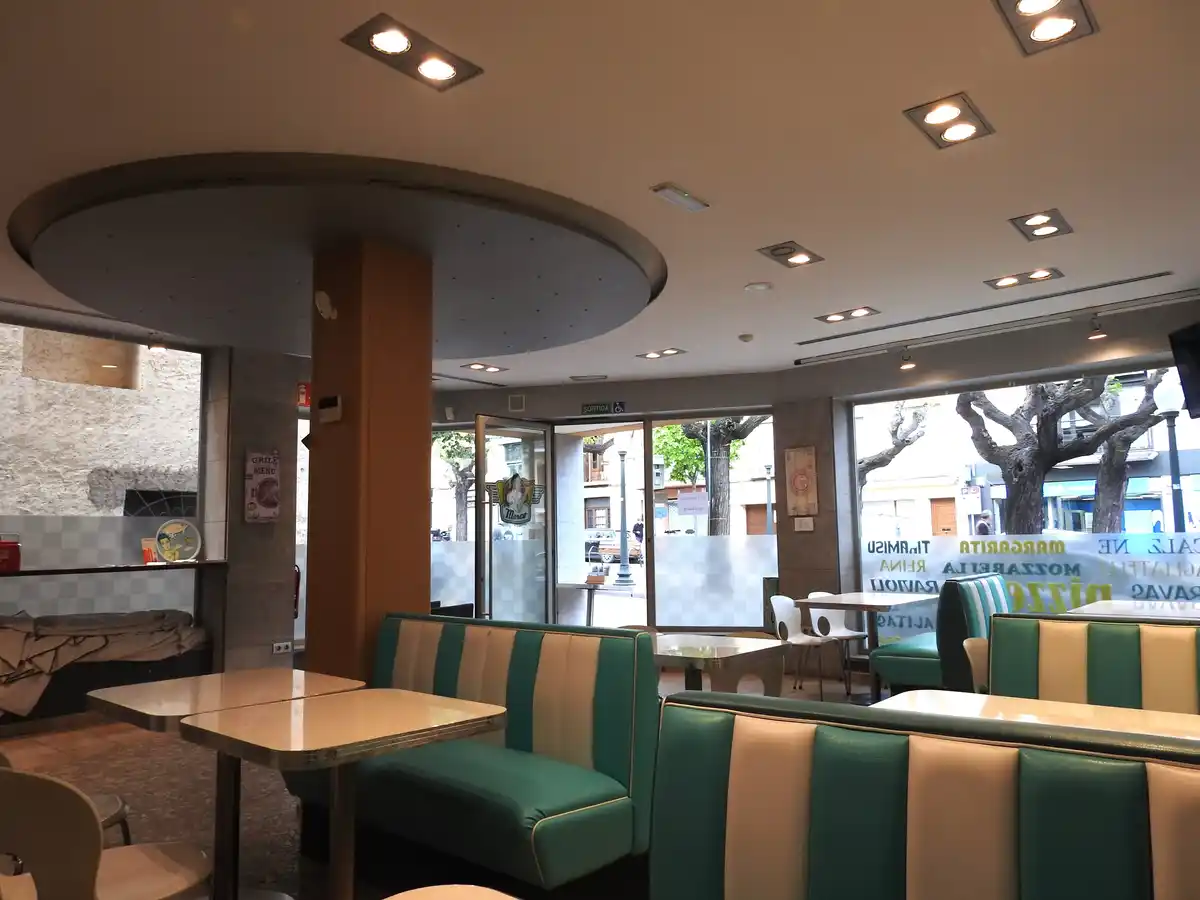 ¡Se traspasa pizzería en Torroella de Montgri!