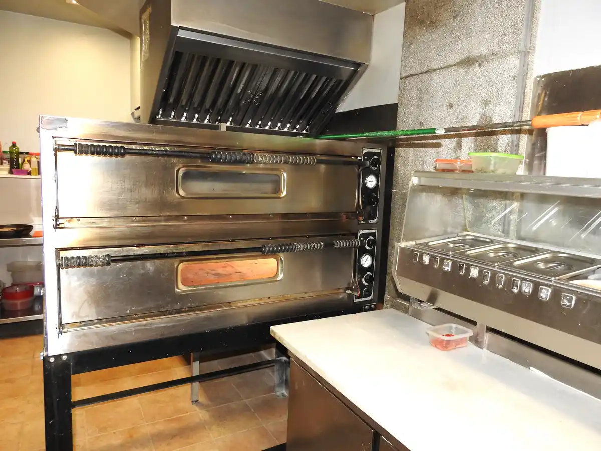 ¡Se traspasa pizzería en Torroella de Montgri!