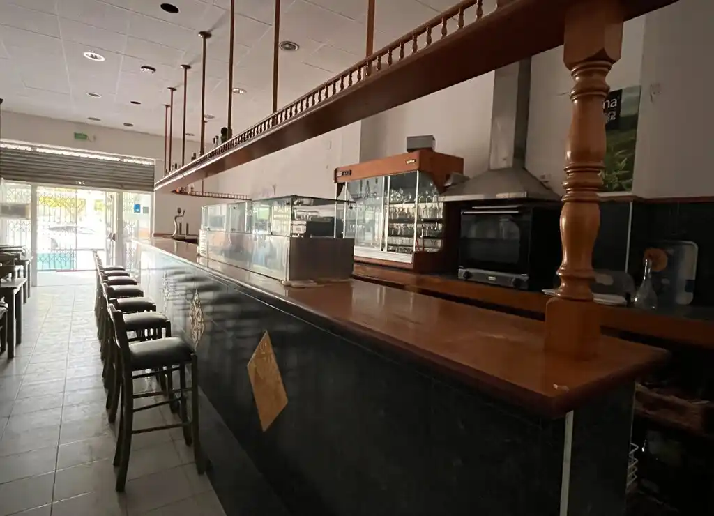En venta local comercial zona Trabuc (Empuriabrava)