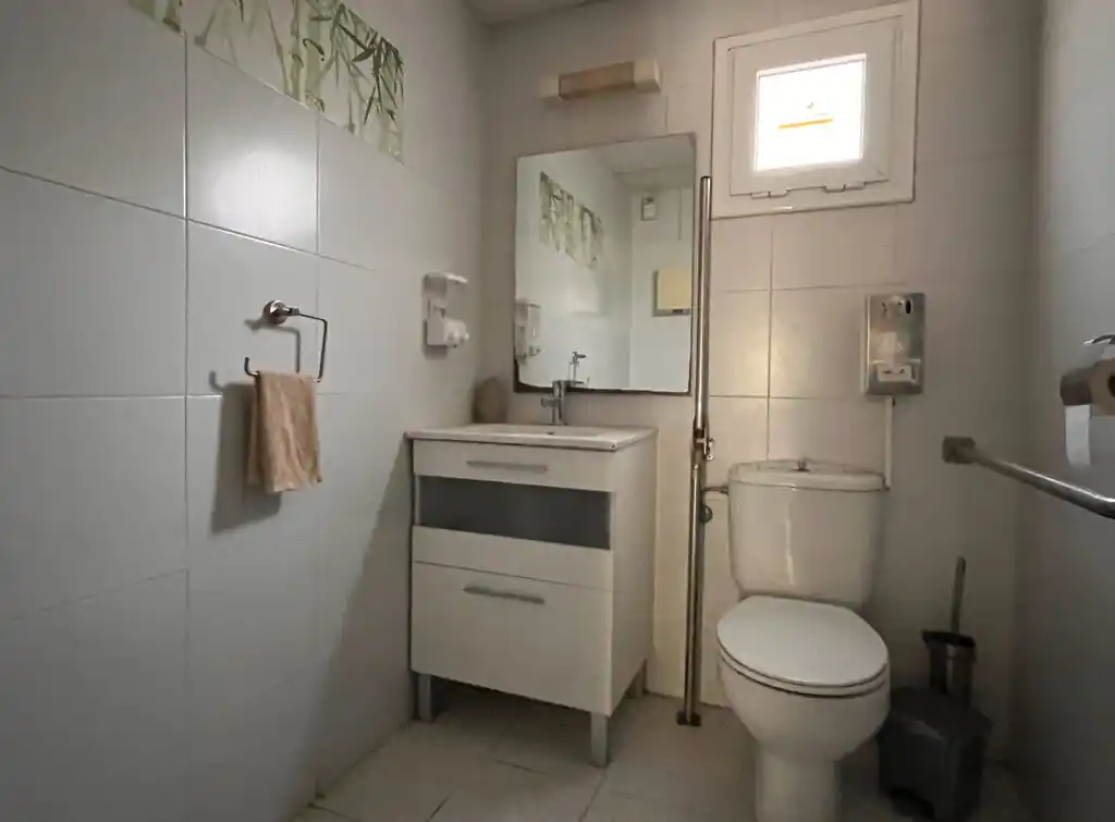 En venta local comercial zona Trabuc (Empuriabrava)