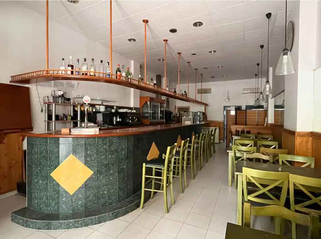 En venta local comercial zona Trabuc (Empuriabrava)
