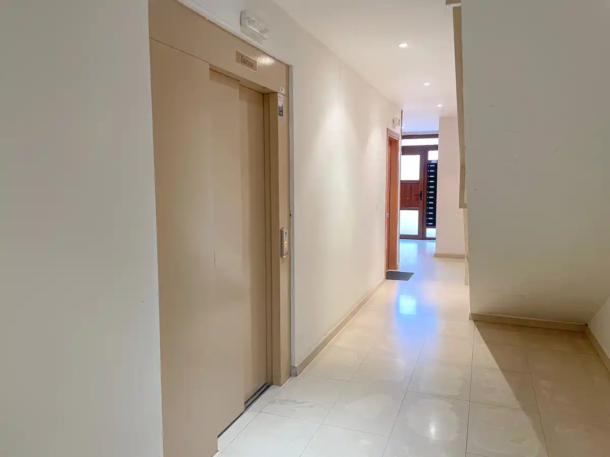 Se vende acogedor piso en Sant Climent Sescebes