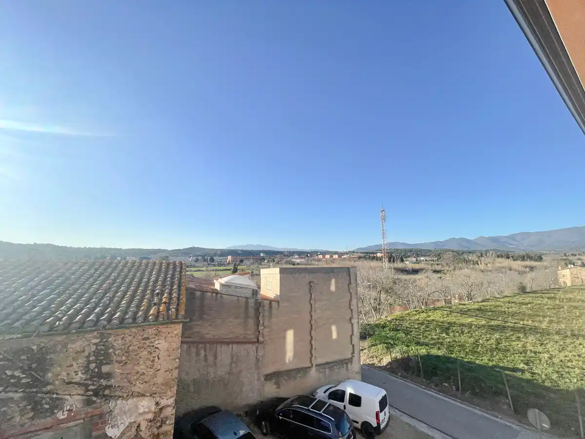 Se vende acogedor piso en Sant Climent Sescebes