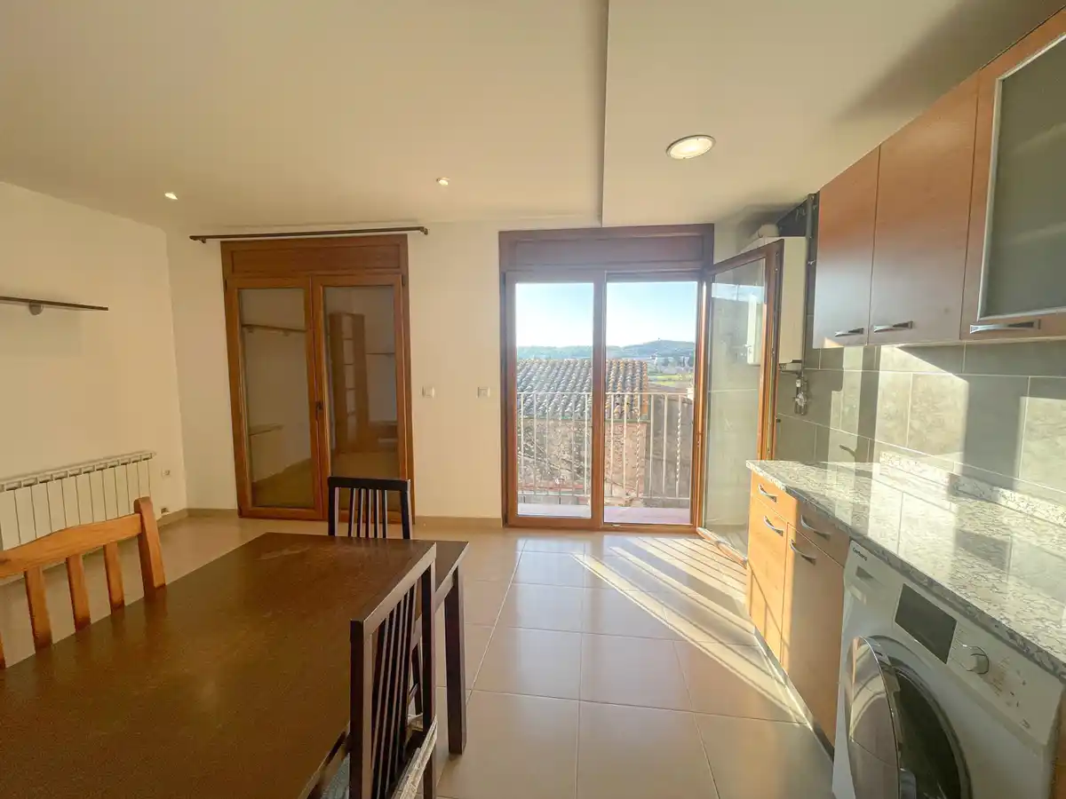 Se vende acogedor piso en Sant Climent Sescebes