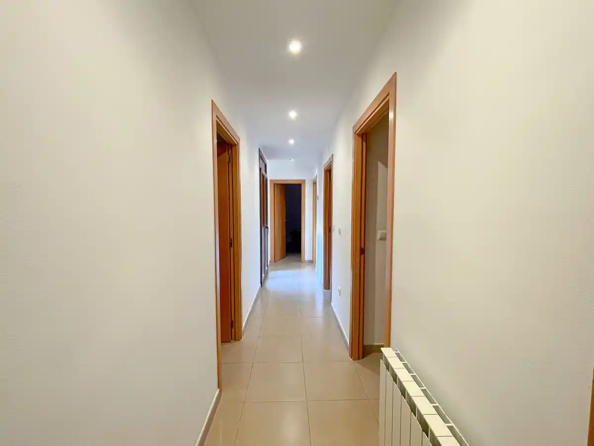 Se vende acogedor piso en Sant Climent Sescebes