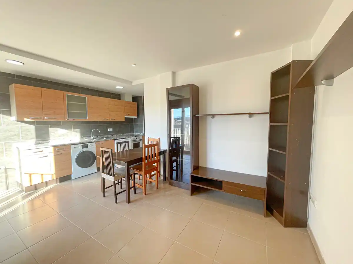 Se vende acogedor piso en Sant Climent Sescebes