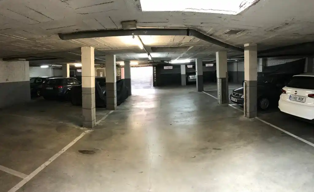 Se vende plaza de parking en el centro de Figueres