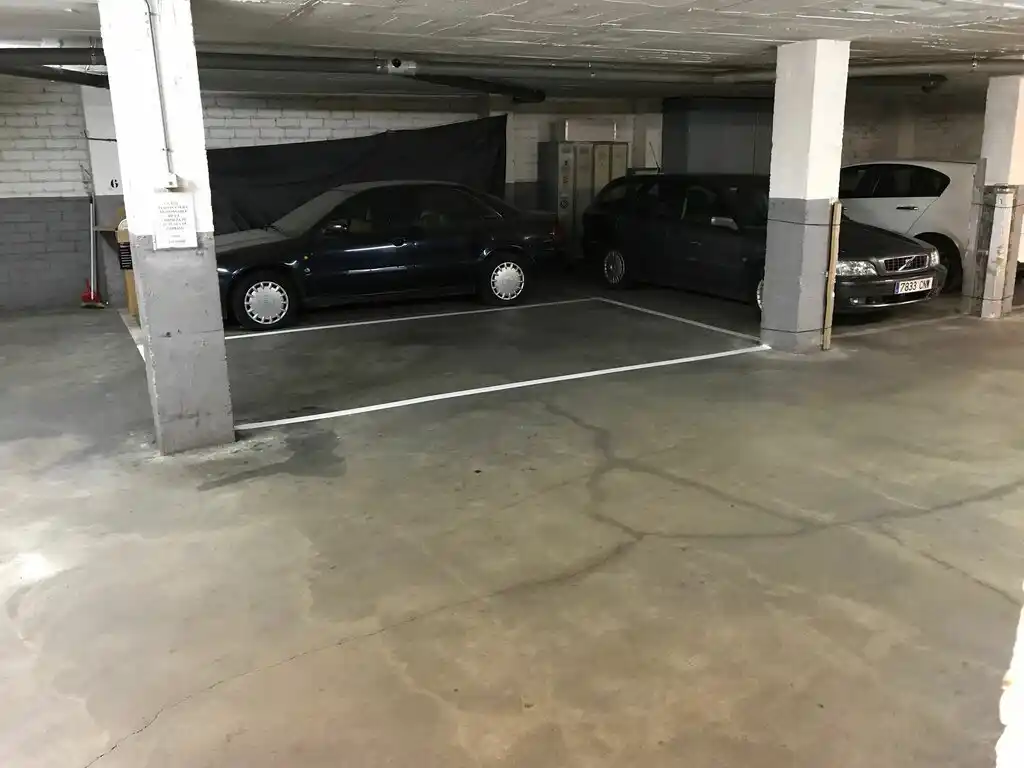 Se vende plaza de parking en el centro de Figueres