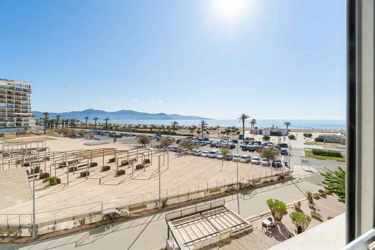 Apartment with sea views (Empuriabrava)