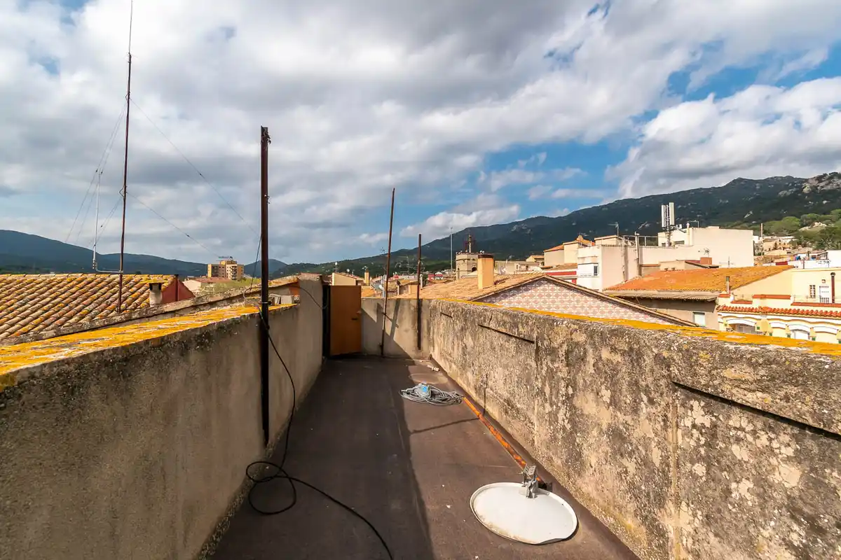 En venta edificio en el centro de La Jonquera.