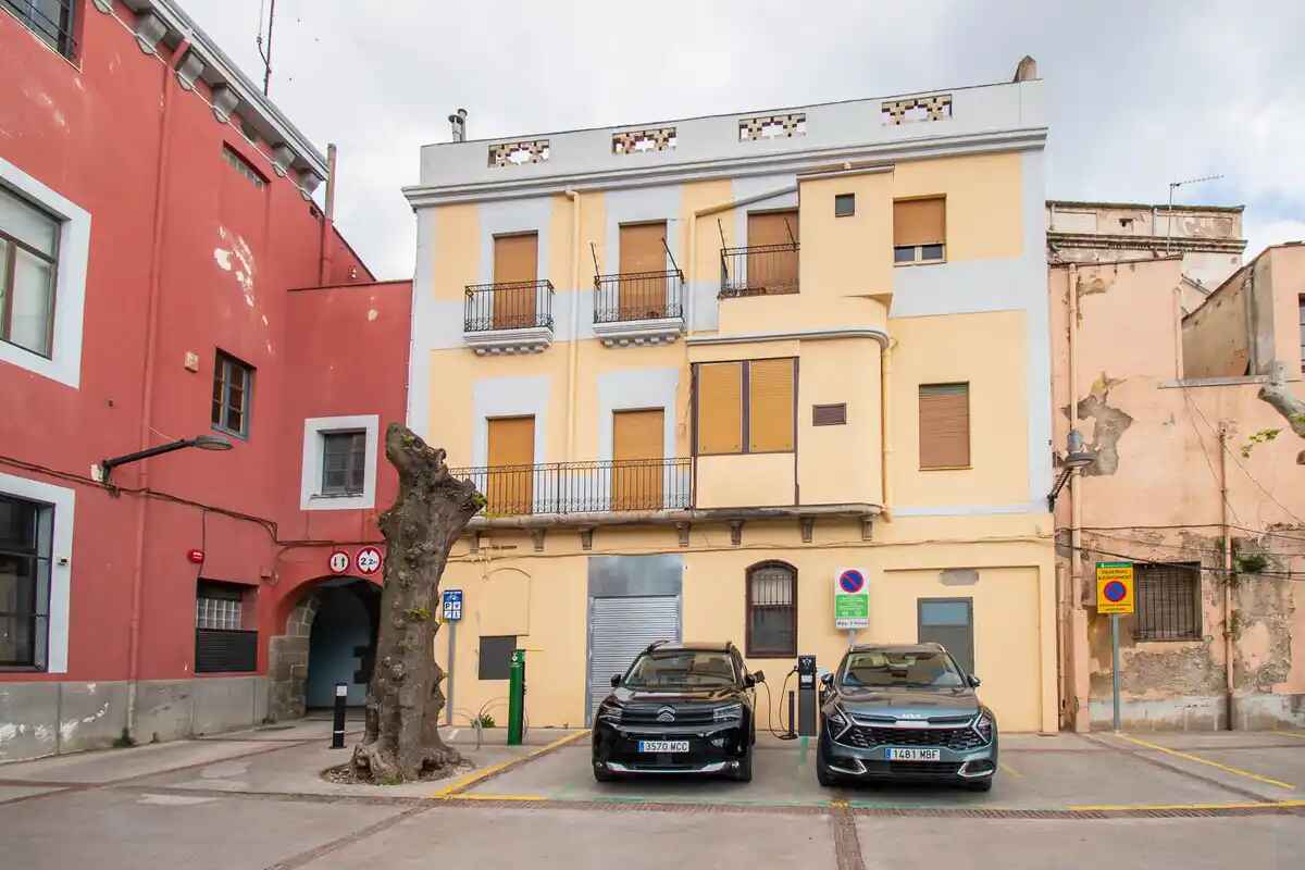En venta edificio en el centro de La Jonquera.