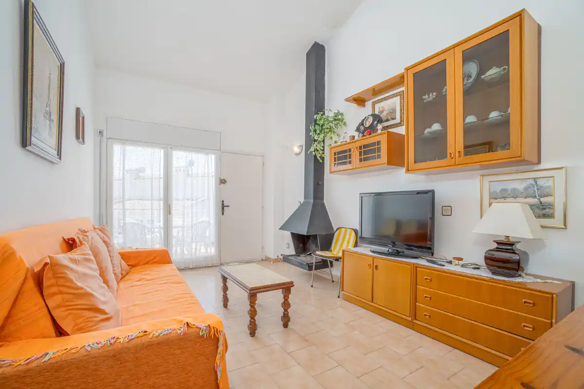 CASA ADOSADA  EN VENTA SECTOR SANT MAURICI