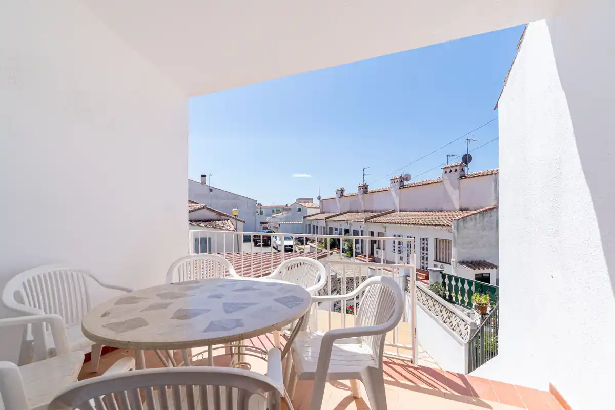 CASA ADOSADA  EN VENTA SECTOR SANT MAURICI