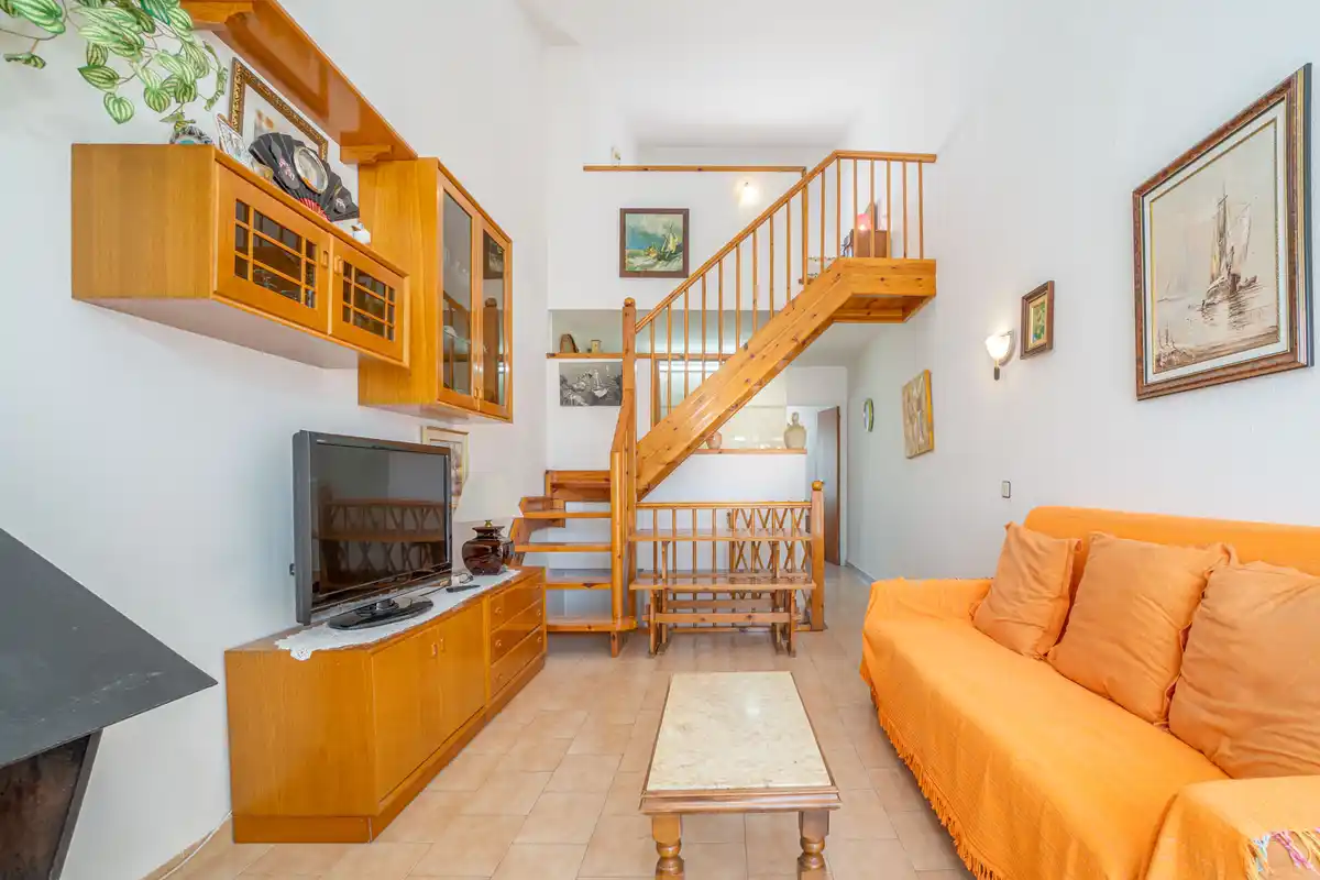 CASA ADOSADA  EN VENTA SECTOR SANT MAURICI