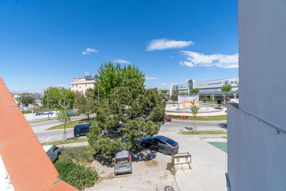 CASA ADOSADA  EN VENTA SECTOR SANT MAURICI