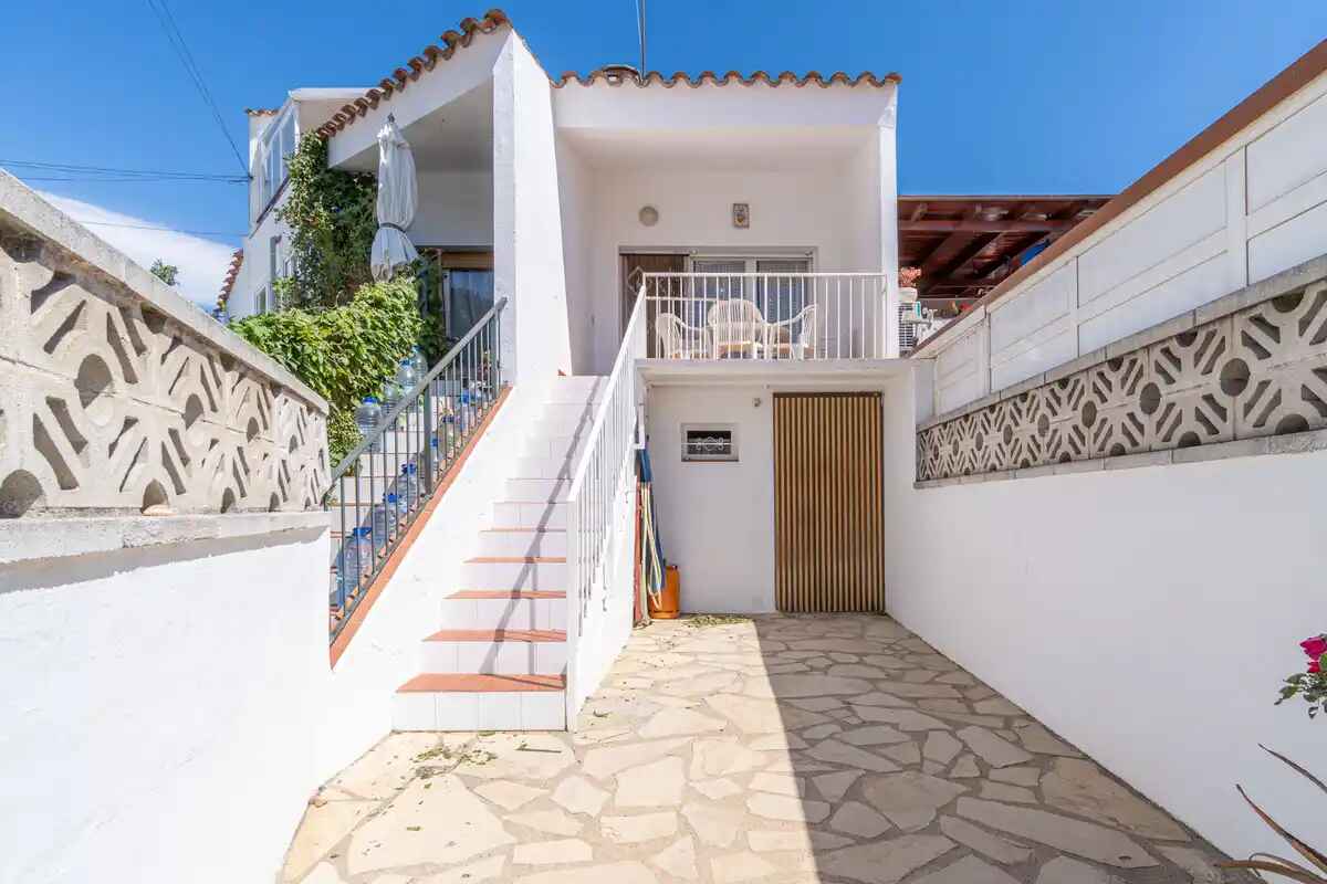 CASA ADOSADA  EN VENTA SECTOR SANT MAURICI