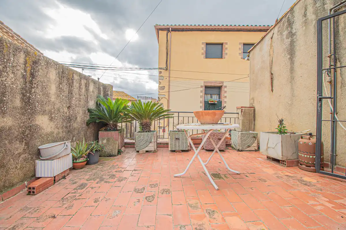 Encantadora casa en Vilarnadal: tranquilidad y naturaleza en el Alt Empordà