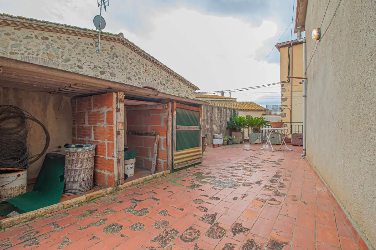 Encantadora casa en Vilarnadal: tranquilidad y naturaleza en el Alt Empordà