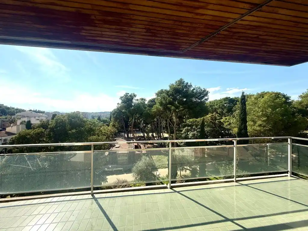 Amplio piso en venta en Figueres (Avda. Salvador Dalí).