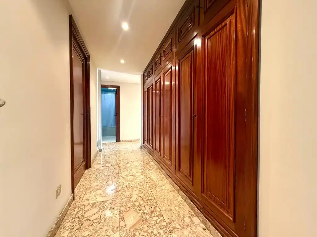 Amplio piso en venta en Figueres (Avda. Salvador Dalí).