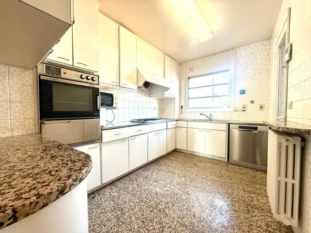 Amplio piso en venta en Figueres (Avda. Salvador Dalí).