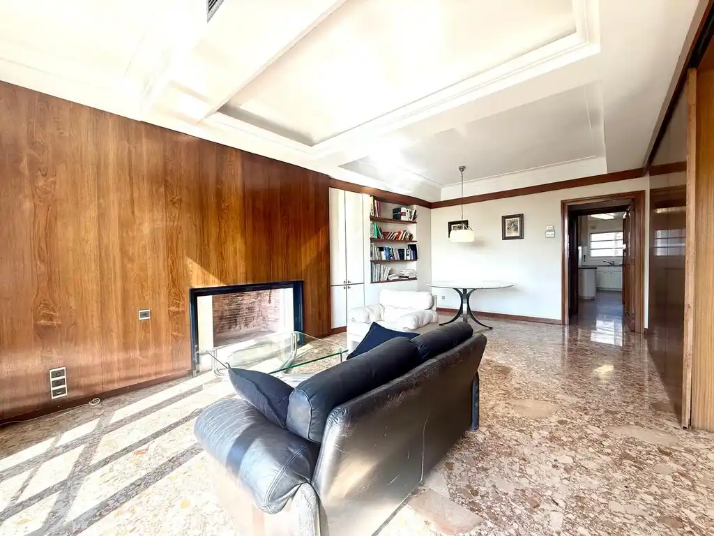 Amplio piso en venta en Figueres (Avda. Salvador Dalí).