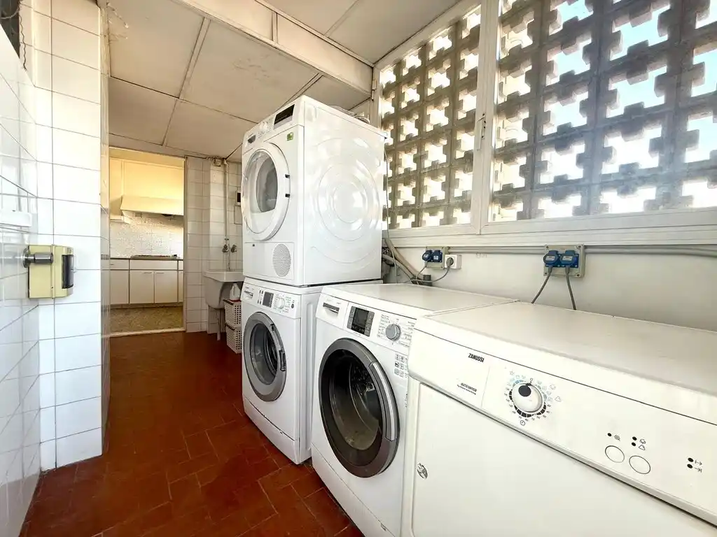 Amplio piso en venta en Figueres (Avda. Salvador Dalí).