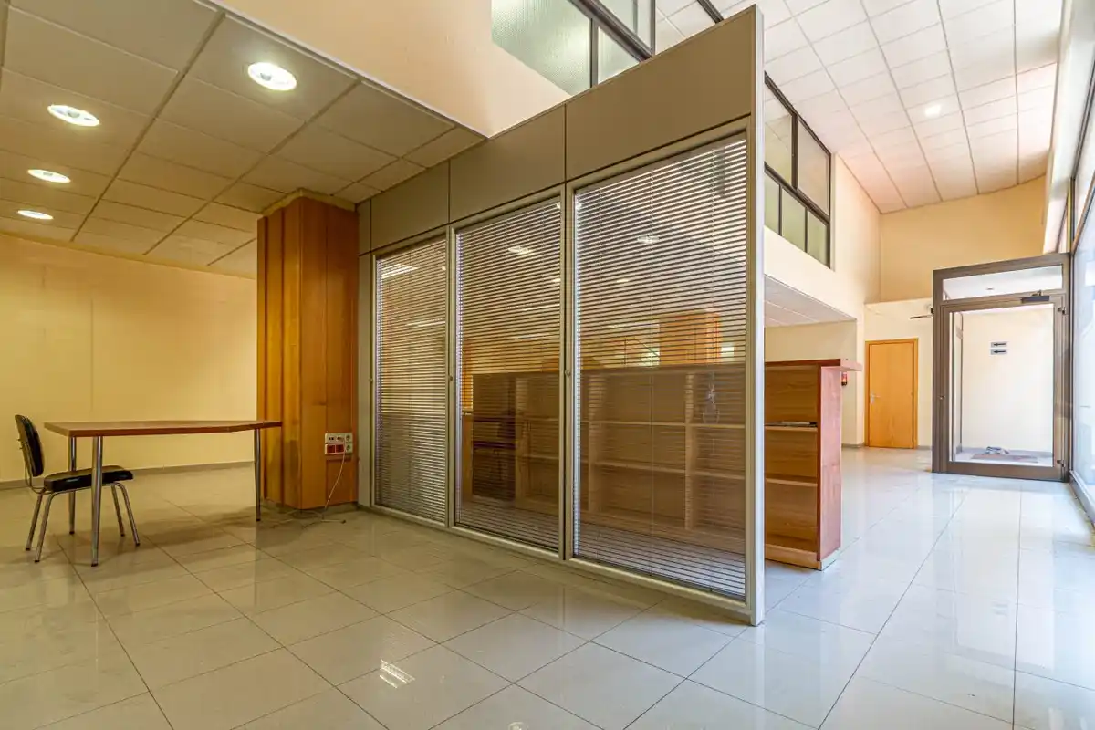 LOCAL EN PLANTA BAJA EN FIGUERES