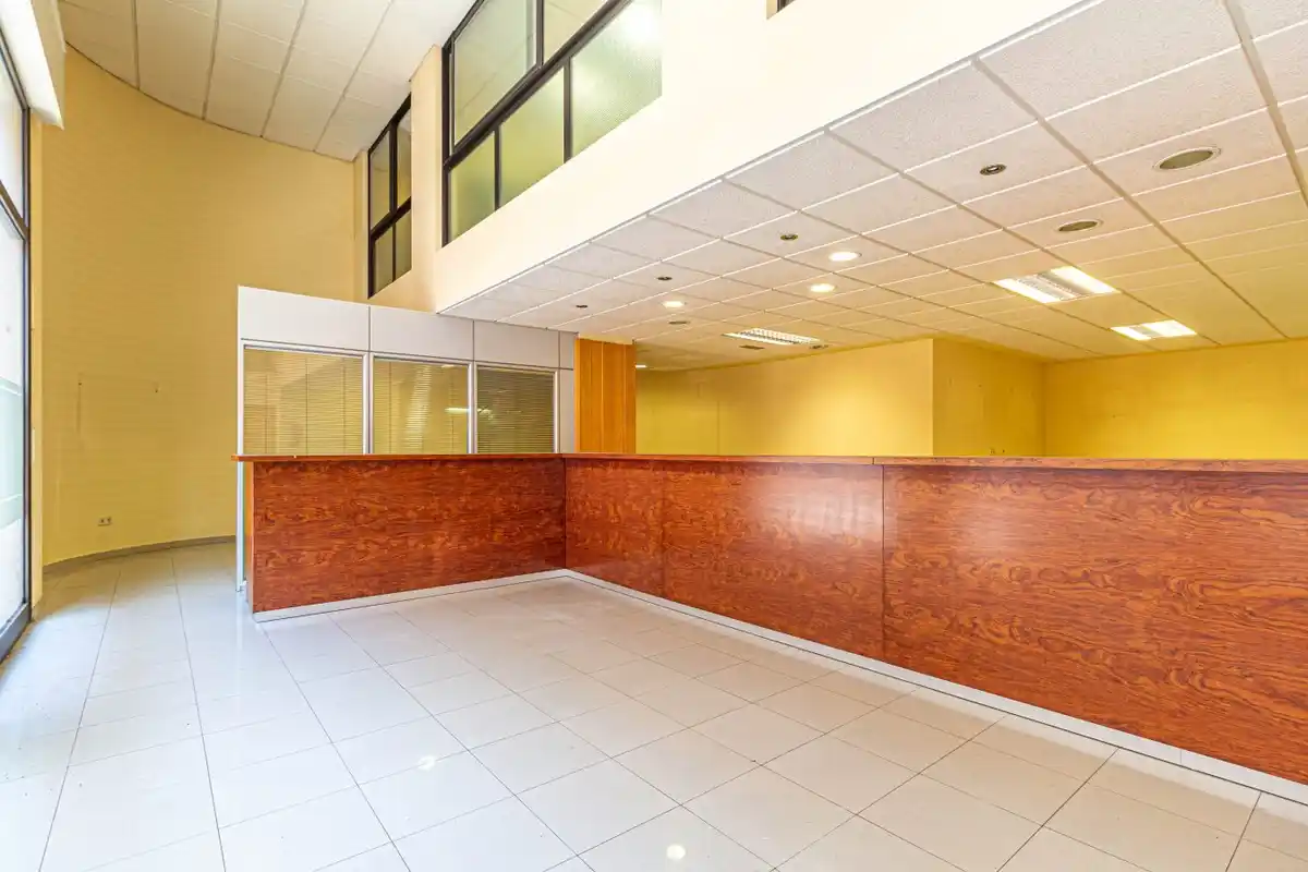 LOCAL EN PLANTA BAJA EN FIGUERES