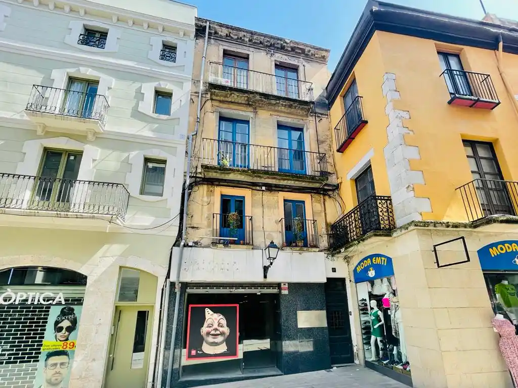 Edificio en el centro de Figueres ideal inversores