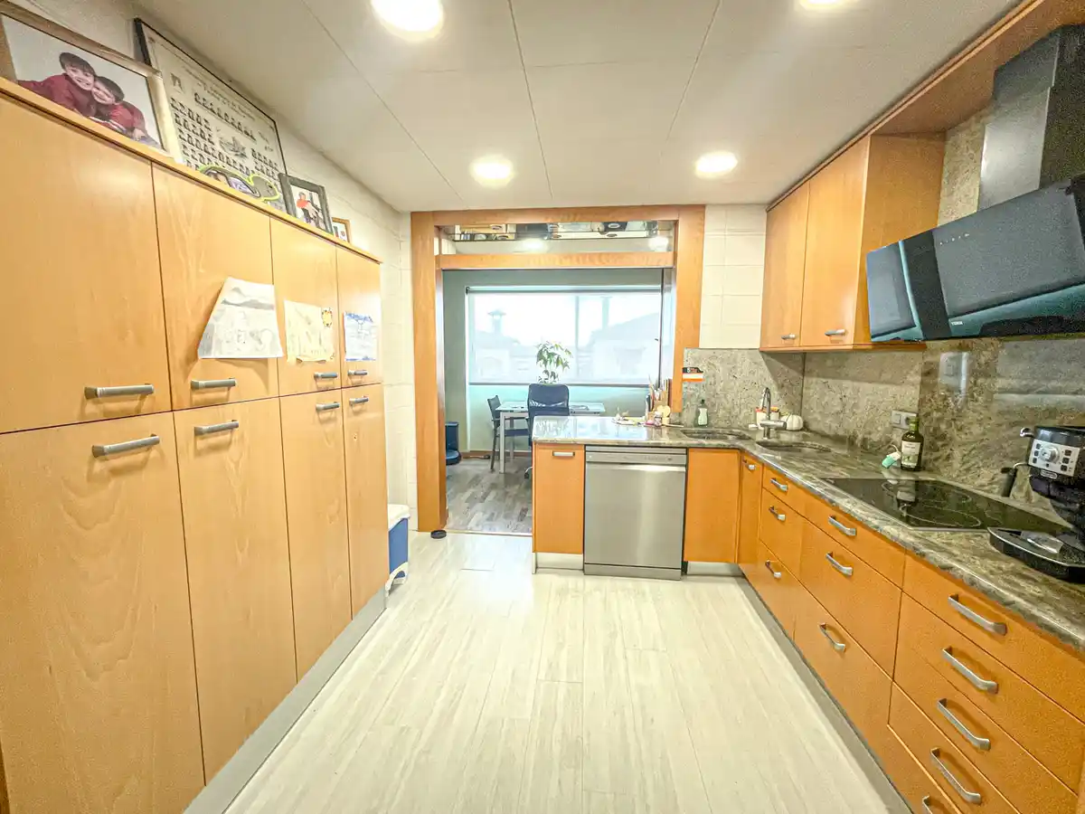 Oportunidad casa apareada con piscina y jardín  (Vilafant)