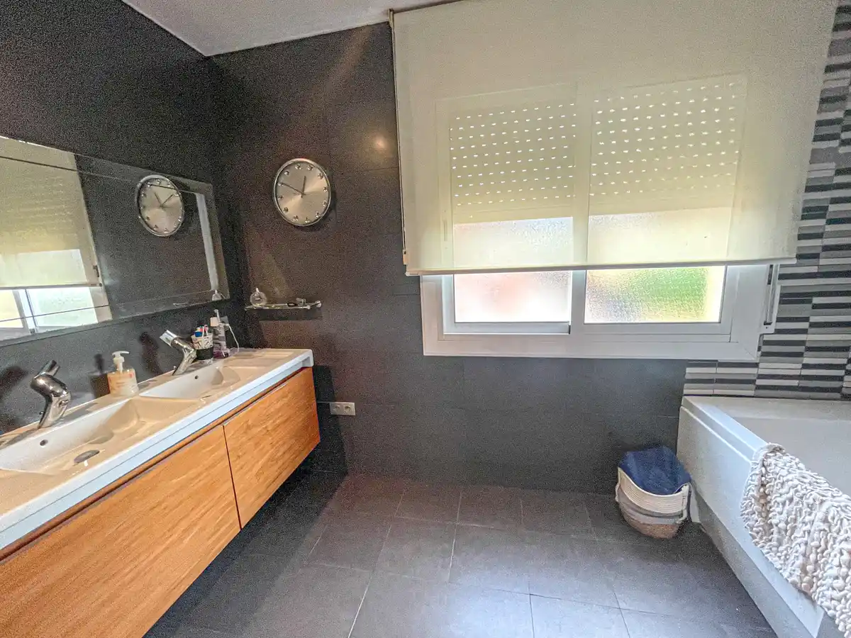 Oportunidad casa apareada con piscina y jardín  (Vilafant)