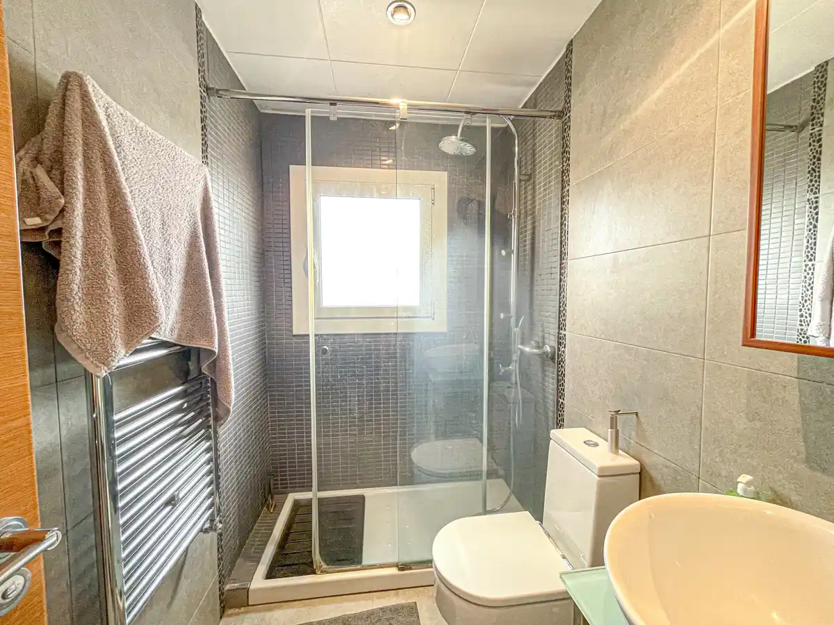 Oportunidad casa apareada con piscina y jardín  (Vilafant)