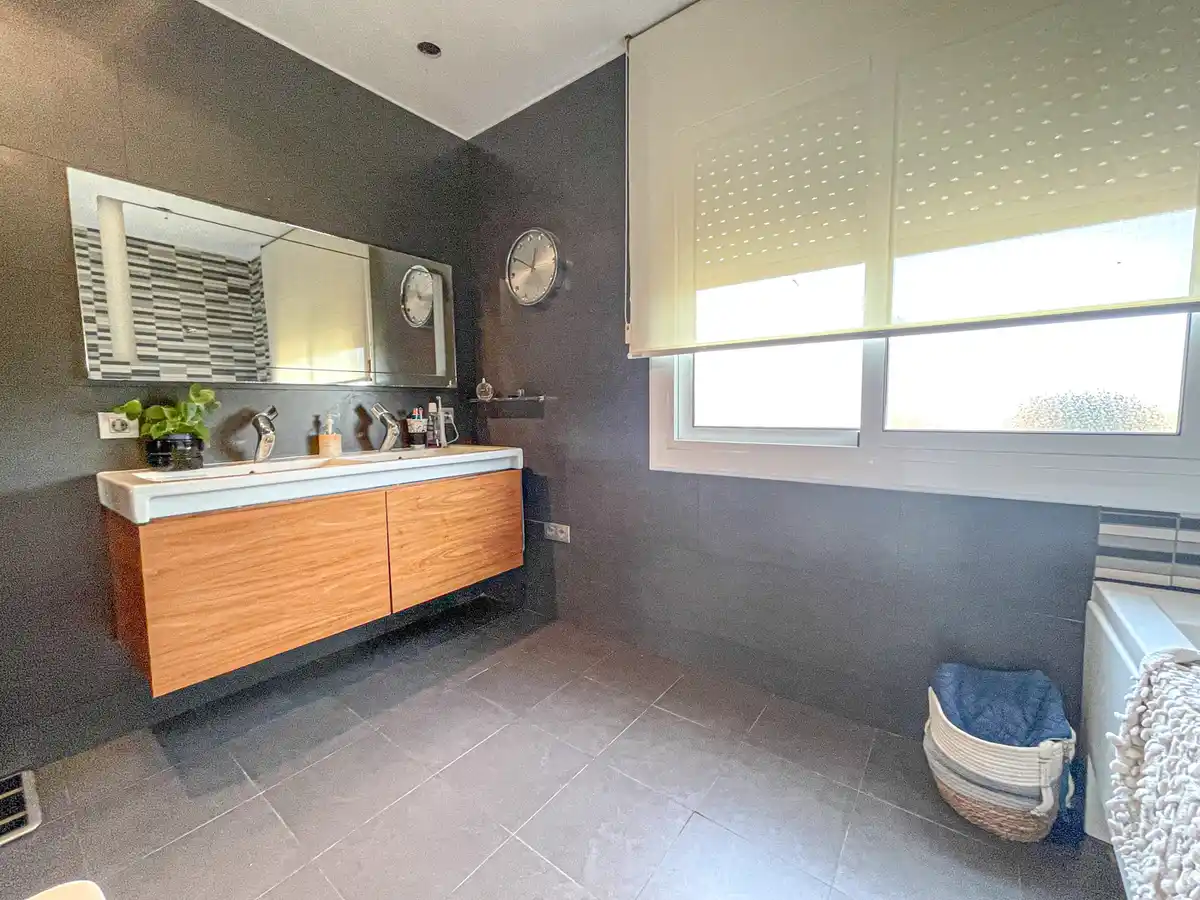 Oportunidad casa apareada con piscina y jardín  (Vilafant)