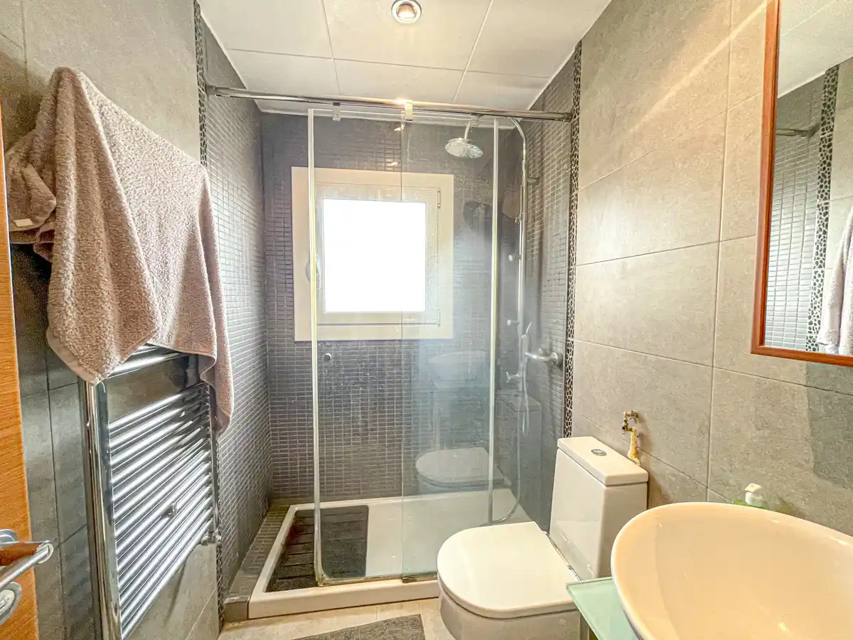 Oportunidad casa apareada con piscina y jardín  (Vilafant)