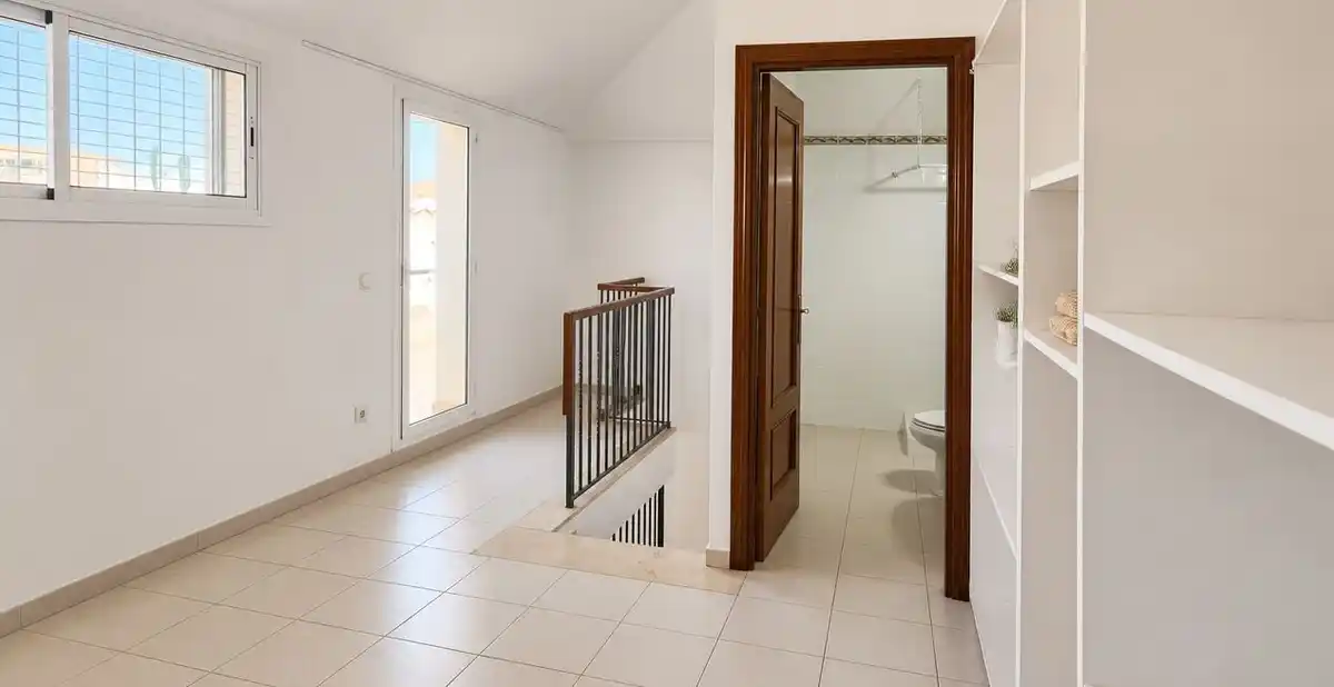 Espacio exterior, luz y confort en la zona Creu de la Mà de Figueres
