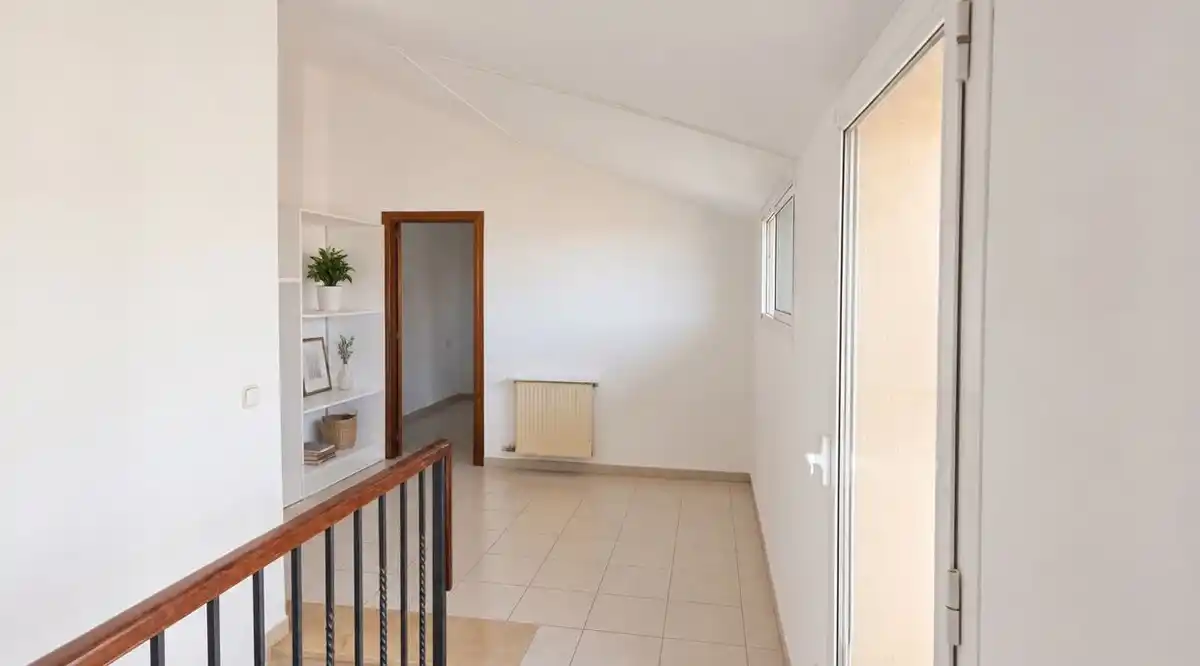 Espacio exterior, luz y confort en la zona Creu de la Mà de Figueres