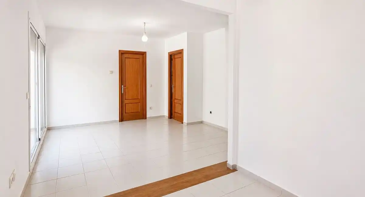 Espacio exterior, luz y confort en la zona Creu de la Mà de Figueres