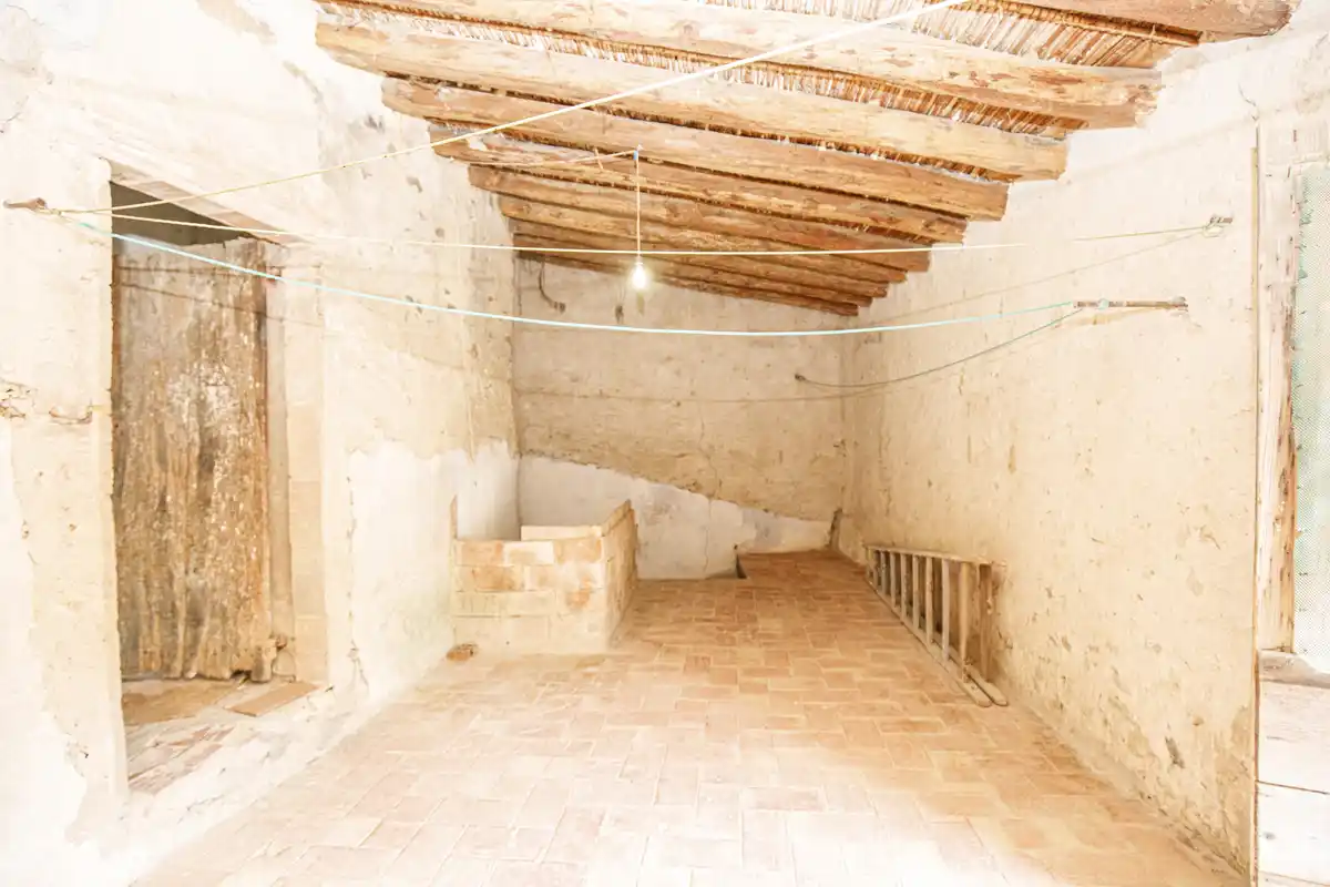 Casa en venta del siglo XIX con gran terreno en Palau de Santa Eulalia.