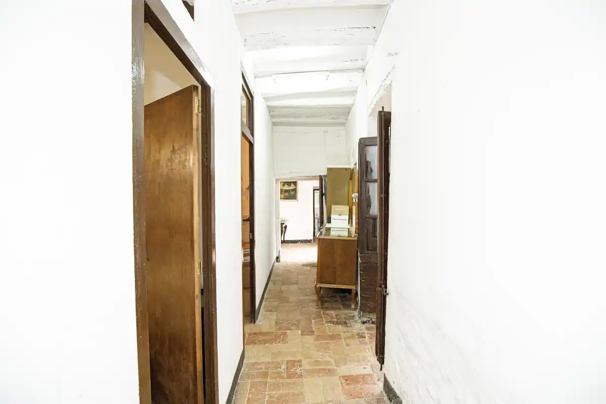 Casa en venta del siglo XIX con gran terreno en Palau de Santa Eulalia.