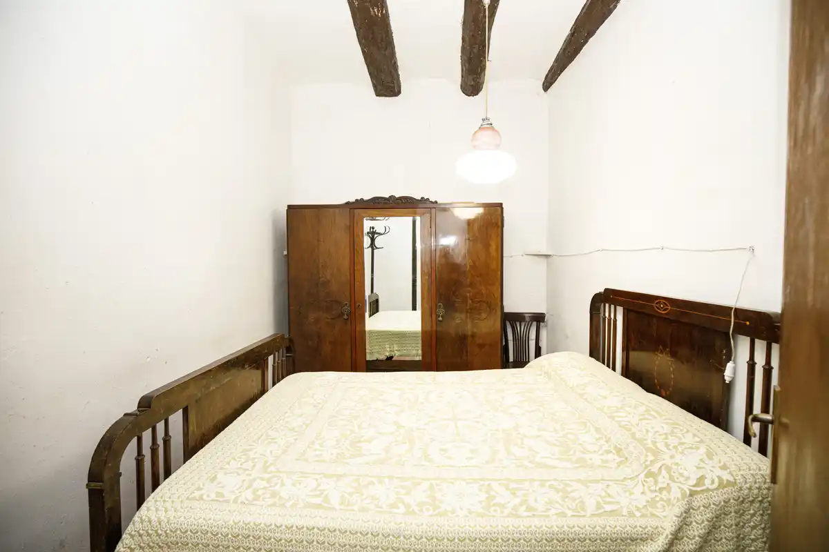 Casa en venta del siglo XIX con gran terreno en Palau de Santa Eulalia.