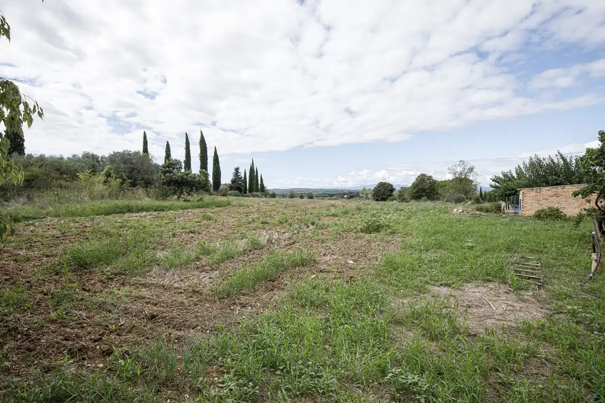 Casa en venta del siglo XIX con gran terreno en Palau de Santa Eulalia.