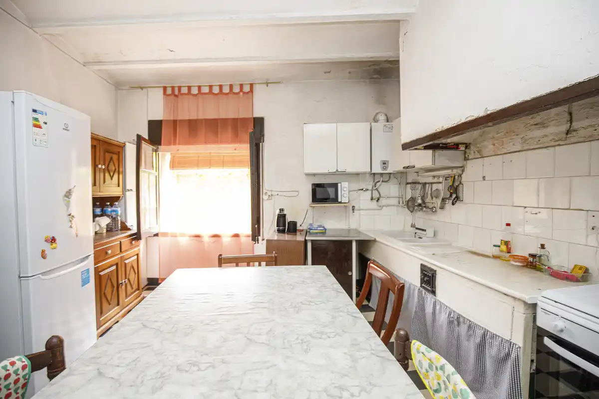 Casa en venta del siglo XIX con gran terreno en Palau de Santa Eulalia.