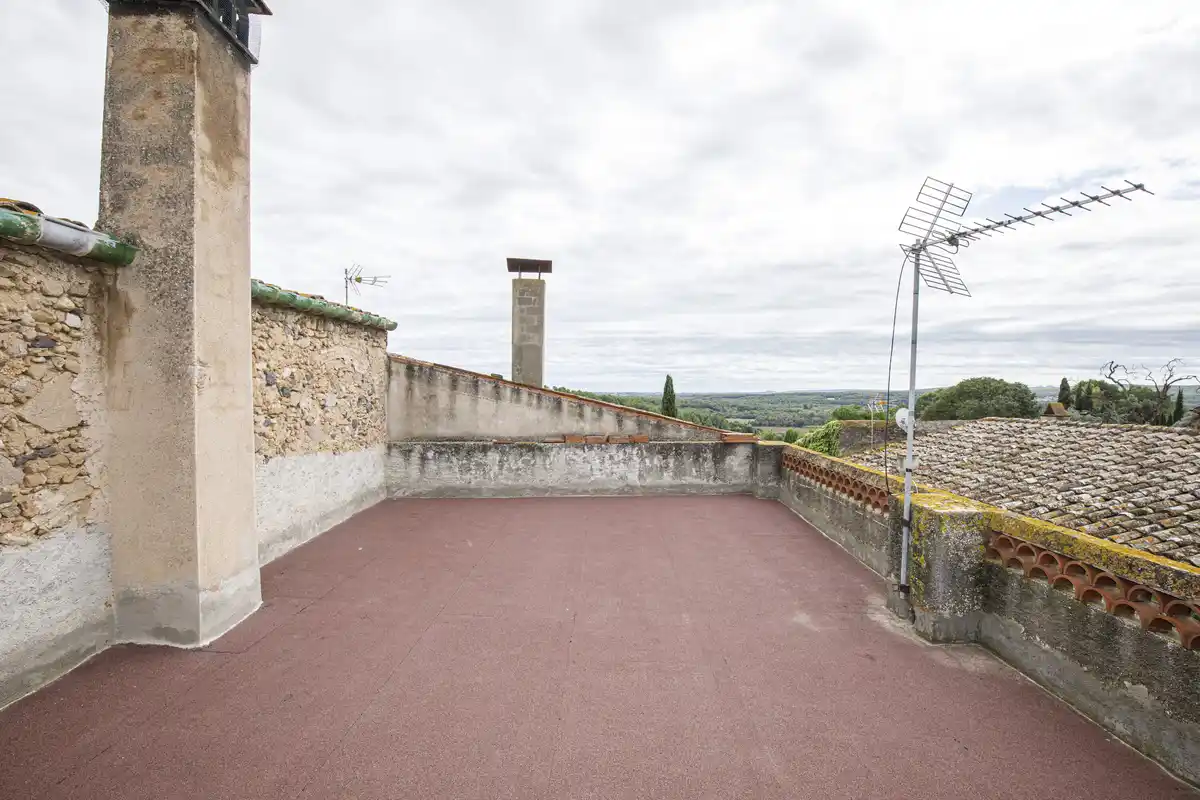 Casa en venta del siglo XIX con gran terreno en Palau de Santa Eulalia.