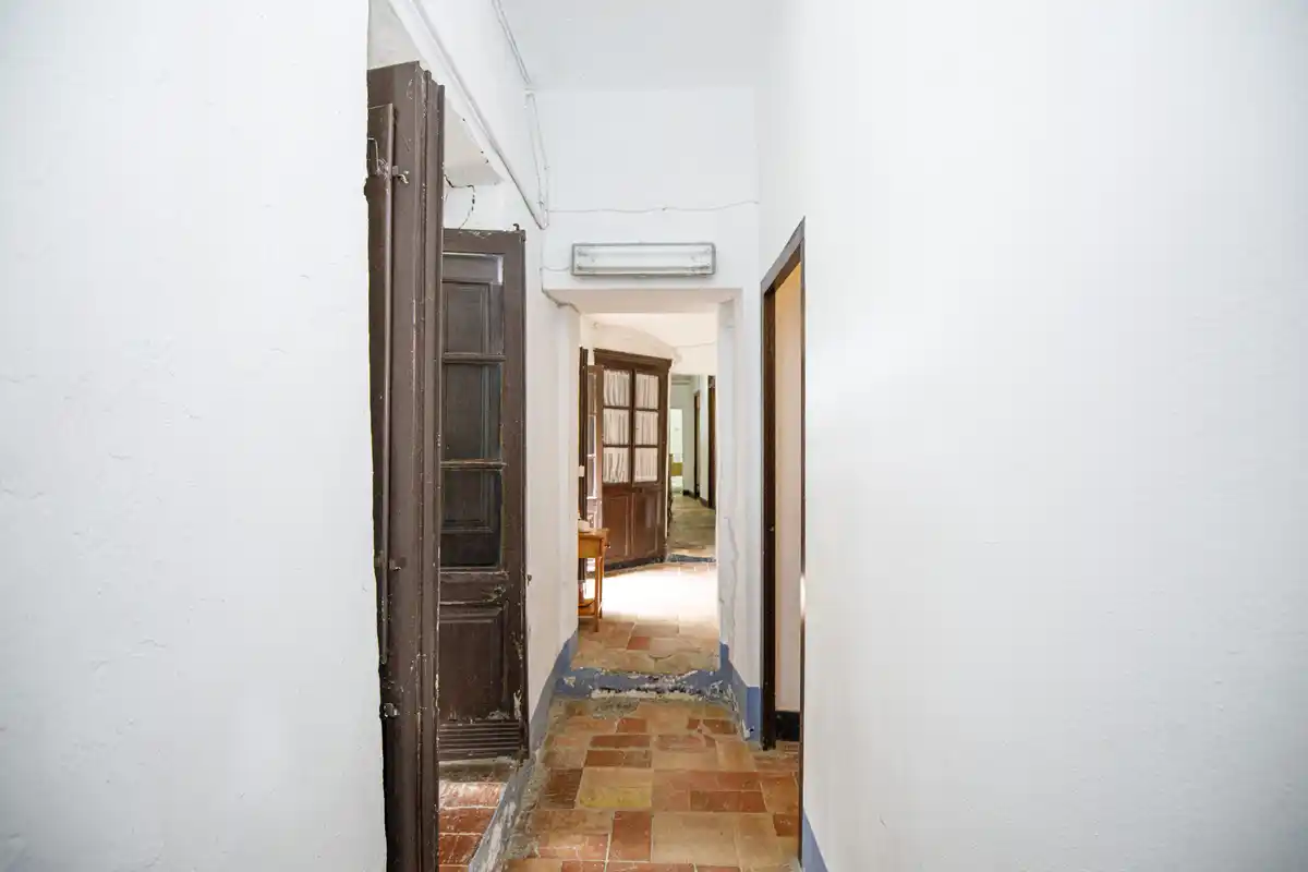 Casa en venta del siglo XIX con gran terreno en Palau de Santa Eulalia.