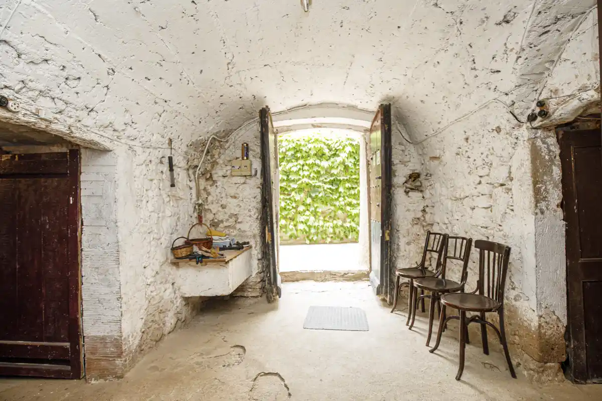 Casa en venta del siglo XIX con gran terreno en Palau de Santa Eulalia.