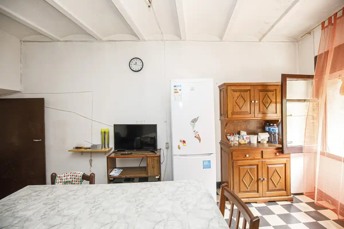 Casa en venta del siglo XIX con gran terreno en Palau de Santa Eulalia.